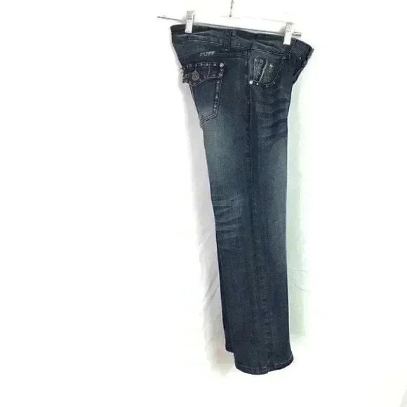 Cowgirl Tuff Women 25 Studded Denim Capris Blue Stretch Whiskered Thick Stitch - Picture 4 of 9